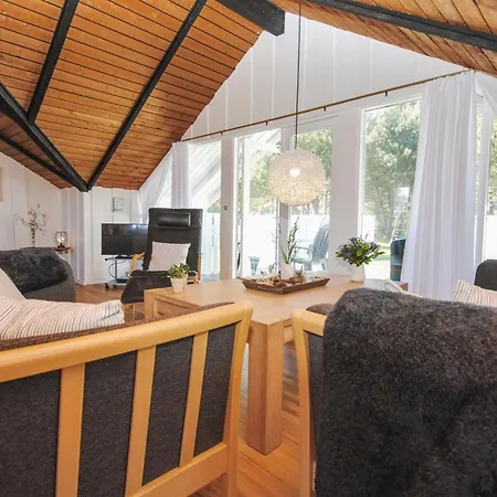 Semesterbostad Sakulf - 600m From The Sea By Interhome *